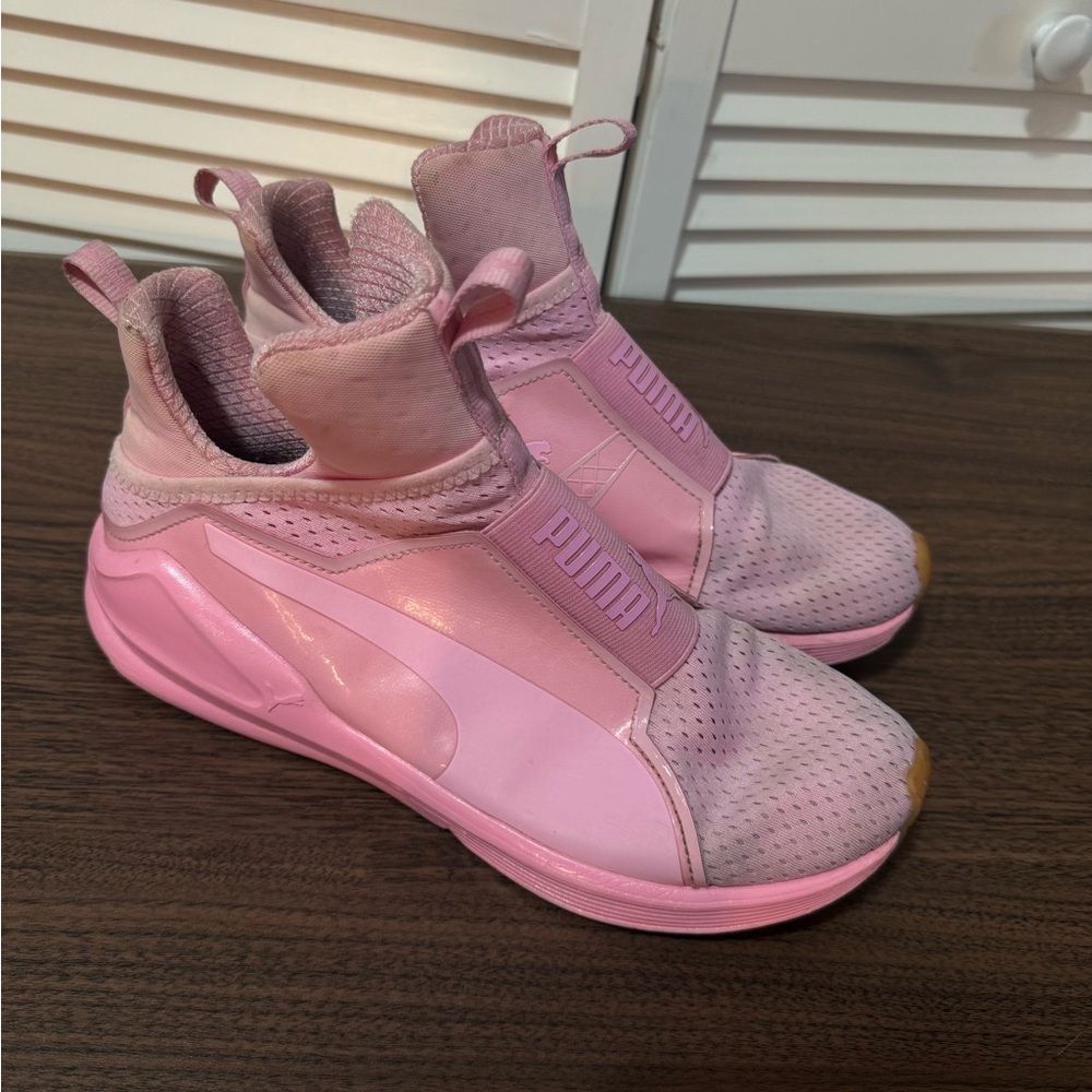 PUMA Women's Fierce Bright Mesh Cross-Trainer Shoe Pink Size 9.5